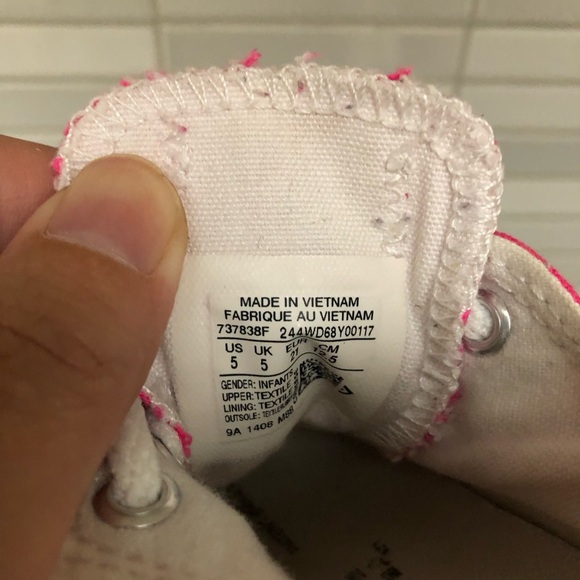EUC Converse baby Chuck Taylor Low Top - Picture 10 of 10